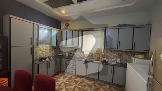 نشیمنِ اقبال فیز 2 نشیمنِ اقبال,لاہور میں 5 کمروں کا 10 مرلہ مکان 3.5 کروڑ میں برائے فروخت۔