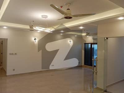 GULBERG GREEN 10M. FULL HOUSE FOR RENT