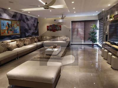 ویلینشیاء ہاؤسنگ سوسائٹی لاہور میں 7 کمروں کا 3 کنال مکان 18.0 کروڑ میں برائے فروخت۔