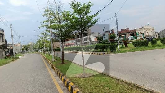 بسم اللہ ہاؤسنگ سکیم جی ٹی روڈ,لاہور میں 3 مرلہ رہائشی پلاٹ 28.33 لاکھ میں برائے فروخت۔