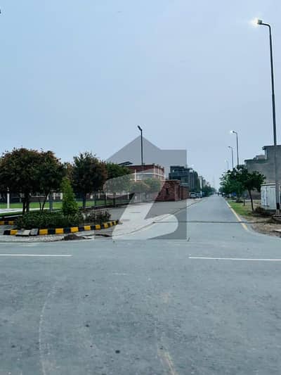 10 MARLA CORNER PLOT NEAR SCHOOL AND COLLEGE TULIP O. S