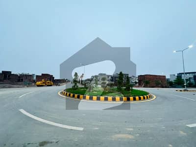 5 MARLA VERY GOOD LOCATION PLOT