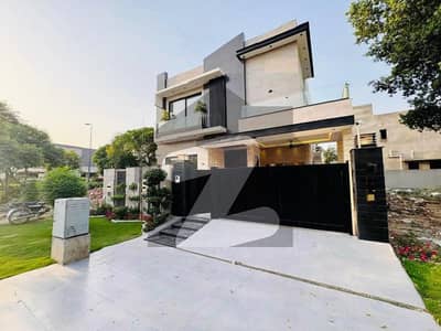 ڈی ایچ اے فیز 7 ڈیفنس (ڈی ایچ اے),لاہور میں 5 کمروں کا 10 مرلہ مکان 1.75 لاکھ میں کرایہ پر دستیاب ہے۔