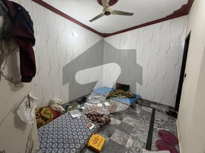 سیٹلائٹ ٹاؤن - 6 ویں روڈ سیٹیلائیٹ ٹاؤن - بلاک ڈی,سیٹیلائیٹ ٹاؤن,راولپنڈی میں 2 کمروں کا 3 مرلہ زیریں پورشن 28.0 ہزار میں کرایہ پر دستیاب ہے۔