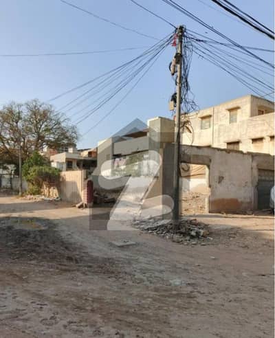 نارتھ ناظم آباد کراچی میں 17 مرلہ رہائشی پلاٹ 7.5 کروڑ میں برائے فروخت۔