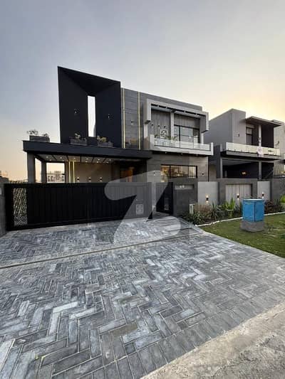 ڈی ایچ اے فیز 6 - بلاک این فیز 6,ڈیفنس (ڈی ایچ اے),لاہور میں 5 کمروں کا 1 کنال مکان 7.9 کروڑ میں برائے فروخت۔