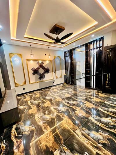 بحریہ آرچرڈ فیز 1 ۔ ناردن بحریہ آرچرڈ فیز 1,بحریہ آرچرڈ,لاہور میں 5 کمروں کا 8 مرلہ مکان 2.79 کروڑ میں برائے فروخت۔