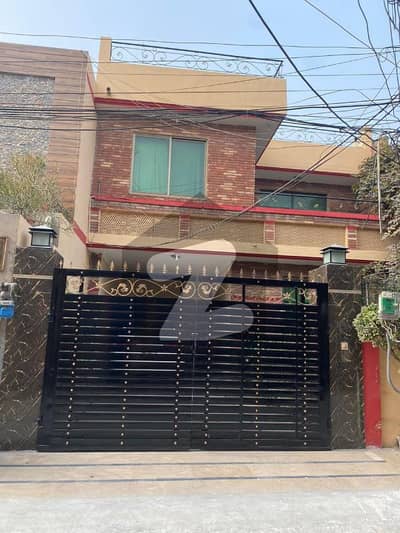 ایڈن کاٹیج 1 ایڈن,لاہور میں 4 کمروں کا 8 مرلہ مکان 3.5 کروڑ میں برائے فروخت۔