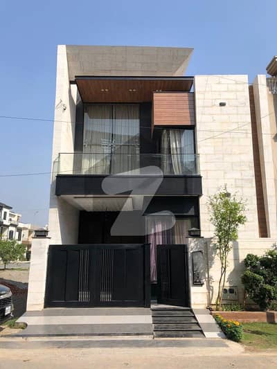 5 Marla Brand New Modern Design Lavish House For Sale In Park View City Lahore | For Discounted Price And Original Pictures Download The App "Signature Lands".