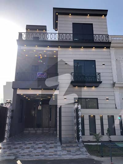 5 Marla Modern Design Lavish House For Sale In Park View City Lahore | For Discounted Price And Original Pictures Download The App "Signature Lands".