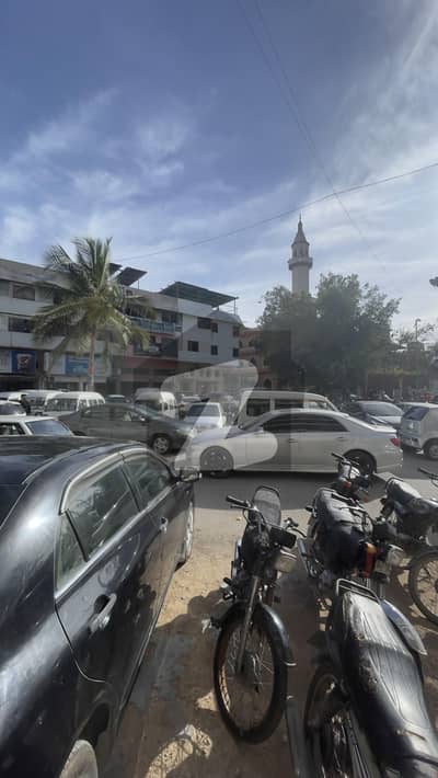 PRIME COMMERCIAL SHOP FOR RENT CLIFTON BLOCK 5  Location: Super Market, Clifton Block 5 (Highly Active Commercial Hub) Total Area: 450 Sq. Ft. + Mezzanine Floor