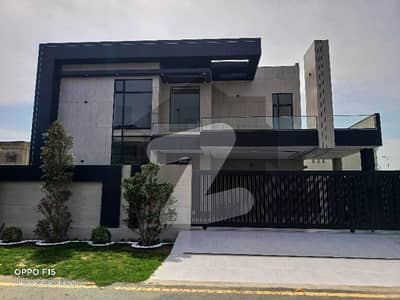 1 KANAL HOUSE WITH LUXURY FEATURES   OF LIVINGS WITH MODERN AND DECENT STYLE AVAILABLE FOR SALE IN IEP EINGIREERING TOWN