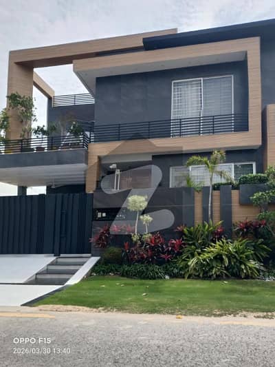 ویلینشیاء ۔ بلاک سی ویلینشیاء ہاؤسنگ سوسائٹی,لاہور میں 6 کمروں کا 1 کنال مکان 6.5 کروڑ میں برائے فروخت۔