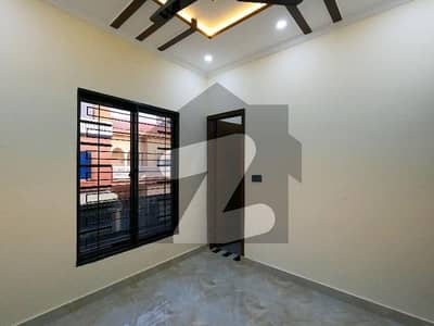 جوبلی ٹاؤن ۔ بلاک سی جوبلی ٹاؤن,لاہور میں 3 کمروں کا 3 مرلہ مکان 1.35 کروڑ میں برائے فروخت۔