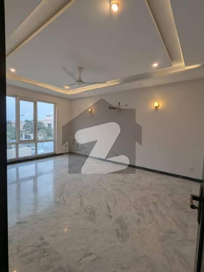 ڈی ایچ اے فیز 7 ڈیفنس (ڈی ایچ اے),لاہور میں 3 کمروں کا 1 کنال بالائی پورشن 80.0 ہزار میں کرایہ پر دستیاب ہے۔