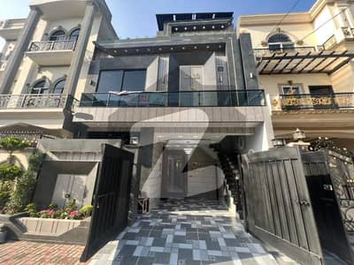 Luxury 6 Bedroom House With 10 KW Solar Fully Furnished Portion Prime Location 2.95 Crore