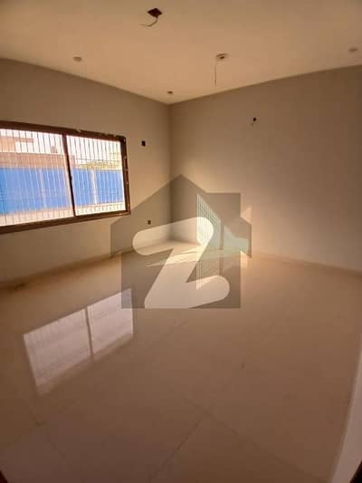 Gulshan-e-Iqbal - Block 7 Upper Portion Sized 750 Square Yards