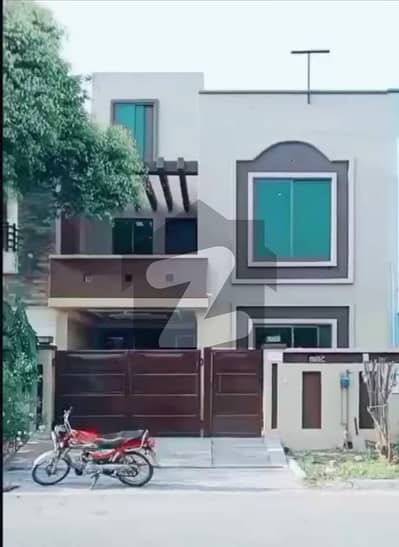 بحریہ نشیمن لاہور میں 3 کمروں کا 5 مرلہ مکان 1.4 کروڑ میں برائے فروخت۔