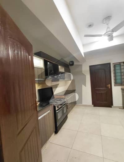 عسکری 11 ۔ سیکٹر بی اپارٹمنٹس عسکری 11,عسکری,لاہور میں 3 کمروں کا 10 مرلہ فلیٹ 1.4 لاکھ میں کرایہ پر دستیاب ہے۔