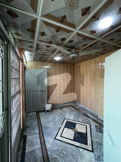 سیٹیلائیٹ ٹاؤن راولپنڈی میں 3 مرلہ دفتر 95.0 ہزار میں کرایہ پر دستیاب ہے۔