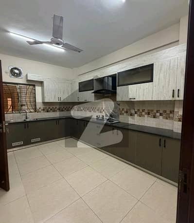 عسکری 5 ۔ سیکٹر جے عسکری 5,ملیر کنٹونمنٹ,کینٹ,کراچی میں 3 کمروں کا 12 مرلہ فلیٹ 4.45 کروڑ میں برائے فروخت۔