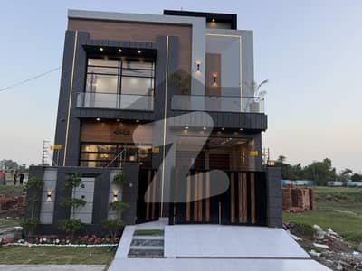 سینٹرل پارک ہاؤسنگ سکیم لاہور میں 3 کمروں کا 5 مرلہ مکان 2.4 کروڑ میں برائے فروخت۔