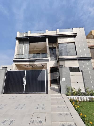 جوبلی ٹاؤن ۔ بلاک بی جوبلی ٹاؤن,لاہور میں 6 کمروں کا 10 مرلہ مکان 4.3 کروڑ میں برائے فروخت۔