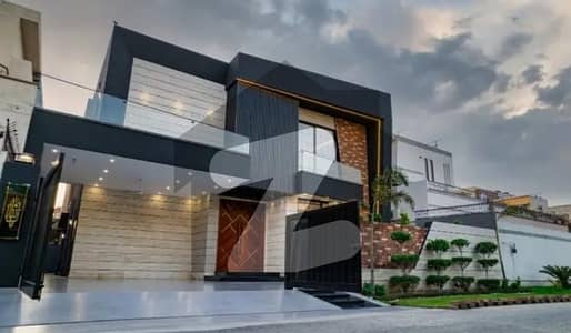 Ultra-Modern 1 Kanal Luxury House for Sale Near UCP, Lahore  Location: