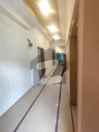 آئی ۔ 8/2 آئی ۔ 8,اسلام آباد میں 3 کمروں کا 12 مرلہ زیریں پورشن 1.5 لاکھ میں کرایہ پر دستیاب ہے۔