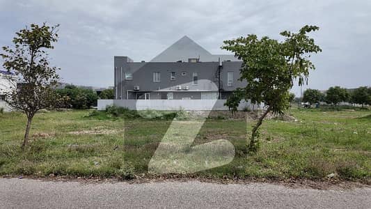 1 Kanal Plot For Sale In DHA Phase 7 Y Block Lahore | Prime Location Near Raya