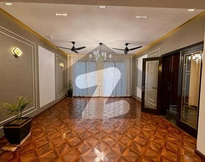 1 Kanal Upper Portion For Rent In DHA Phase 4 Lahore In Only Rs. 125000