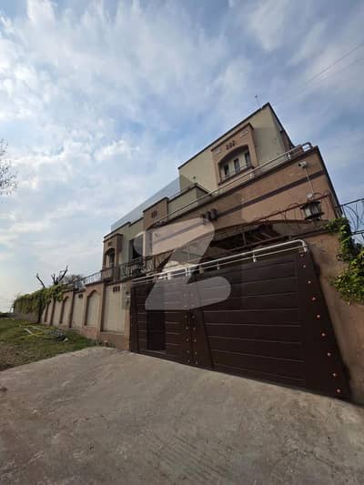 Farmhouse for Sale in Bani Gala