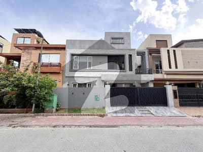 بحریہ ٹاؤن اقبال بلاک بحریہ ٹاؤن سیکٹر ای,بحریہ ٹاؤن,لاہور میں 5 کمروں کا 10 مرلہ مکان 4.5 کروڑ میں برائے فروخت۔