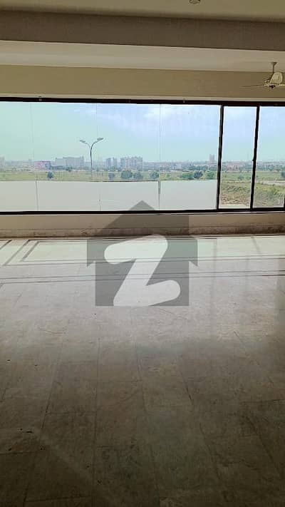 ڈی ایچ اے فیز 8 ڈیفنس (ڈی ایچ اے),لاہور میں 8 مرلہ دفتر 90.0 ہزار میں کرایہ پر دستیاب ہے۔