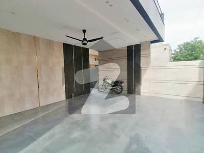 نیسپاک ہاؤسنگ سوسائٹی فیز 3 - بلاک اے نیسپاک سکیم فیز 3,ڈیفینس روڈ,لاہور میں 6 کمروں کا 1 کنال مکان 6.5 کروڑ میں برائے فروخت۔