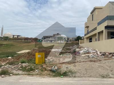 ڈی ایچ اے فیز 3 ۔ بلاک بی ڈی ایچ اے ڈیفینس فیز 3,ڈی ایچ اے ڈیفینس,اسلام آباد میں 1 کنال رہائشی پلاٹ 3.3 کروڑ میں برائے فروخت۔