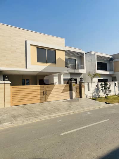 عسکری 10 عسکری,لاہور میں 5 کمروں کا 15 مرلہ مکان 2.9 لاکھ میں کرایہ پر دستیاب ہے۔