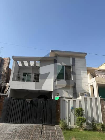 واپڈا ٹاؤن فیز 2 - بلاک آر واپڈا ٹاؤن فیز 2,واپڈا ٹاؤن,ملتان میں 4 کمروں کا 7 مرلہ مکان 1.95 کروڑ میں برائے فروخت۔