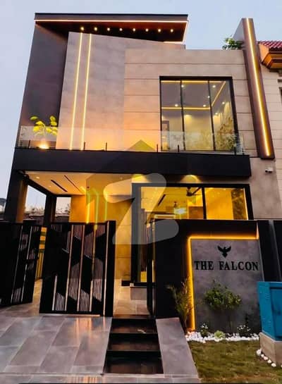 5 MARLA MODERN HOUSE FOR SALE IN DHA 9 TOWN. 5 MARLA MODERN HOUSE FOR SALE IN DHA 9 TOWN.