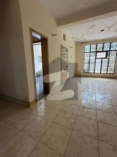 فیصل ٹاؤن ۔ بلاک ڈی فیصل ٹاؤن,لاہور میں 4 کمروں کا 5 مرلہ مکان 2.85 کروڑ میں برائے فروخت۔