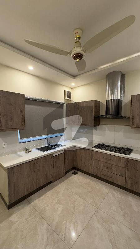 1 Kanal upper for silent office 1 Kanal upper for silent office