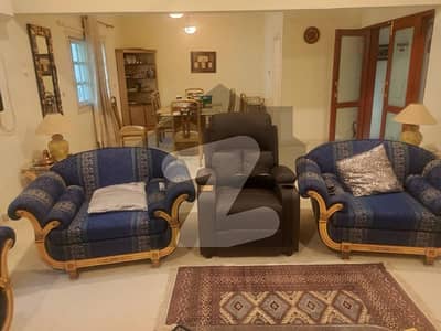 ڈی ایچ اے فیز 2 ڈی ایچ اے ڈیفینس,کراچی میں 3 کمروں کا 1 کنال مکان 9.5 کروڑ میں برائے فروخت۔