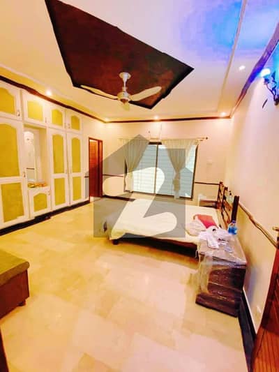 1 KANAL UPPER PORTION AVAILABLE FOR RENT IN DHA PHASE 3