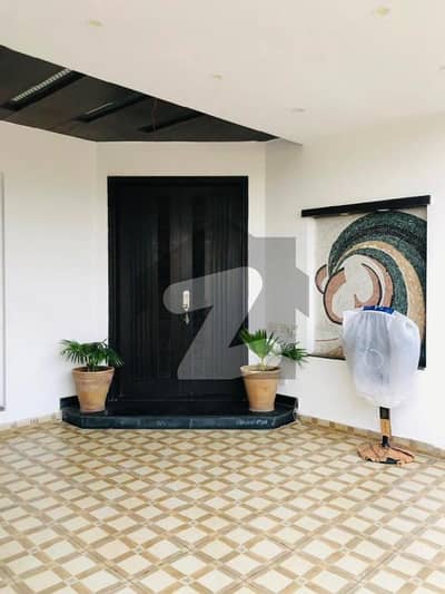 1 KANAL UPPER PORTION AVAILABLE FOR RENT IN DHA PHASE 5