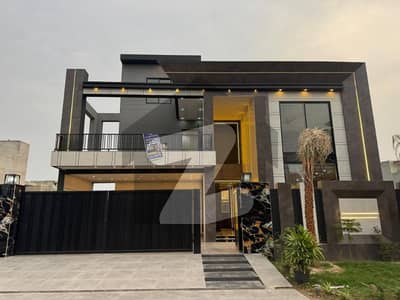 نیسپاک سکیم فیز 3 ڈیفینس روڈ,لاہور میں 7 کمروں کا 1 کنال مکان 6.5 کروڑ میں برائے فروخت۔