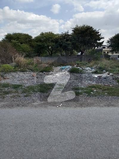 ڈی ۔ 12 اسلام آباد میں 10 مرلہ رہائشی پلاٹ 5.75 کروڑ میں برائے فروخت۔