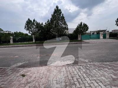 گلبرگ گرینز ۔ بلاک سی گلبرگ گرینز,گلبرگ,اسلام آباد میں 6 کمروں کا 6 کنال فارم ہاؤس 34.0 کروڑ میں برائے فروخت۔