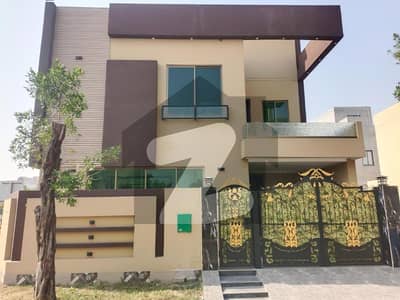 7 Marla Corner House On Heart Of Bahria Nasheman