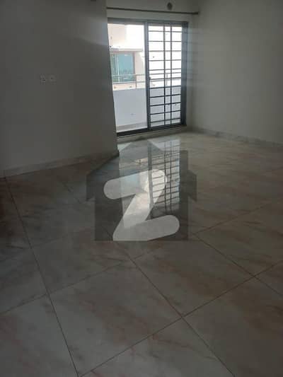 عسکری 11 ۔ سیکٹر بی اپارٹمنٹس عسکری 11,عسکری,لاہور میں 3 کمروں کا 10 مرلہ فلیٹ 1.35 لاکھ میں کرایہ پر دستیاب ہے۔