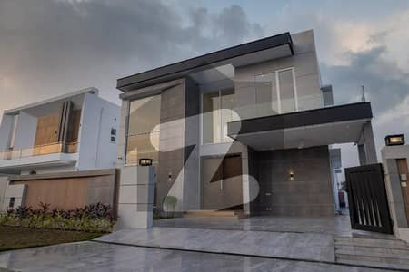 ڈی ایچ اے فیز 7 ڈیفنس (ڈی ایچ اے),لاہور میں 5 کمروں کا 1 کنال مکان 3.1 لاکھ میں کرایہ پر دستیاب ہے۔